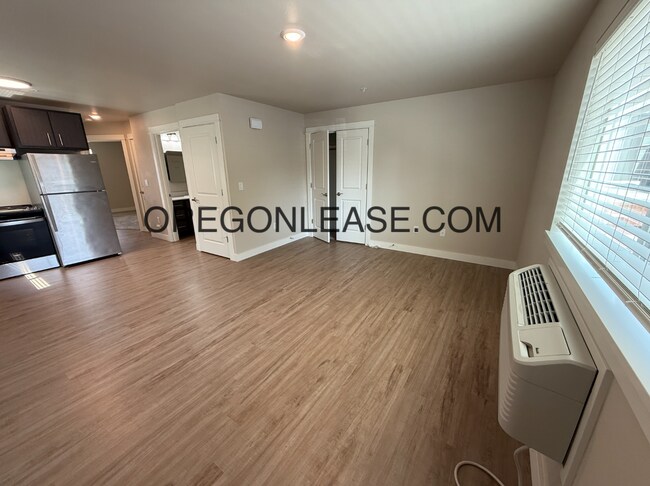 Foto del edificio - Newer 2-Bedroom Apartment