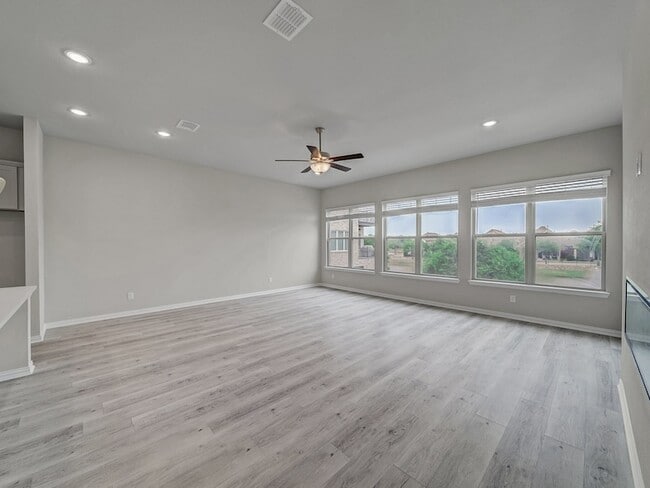 Foto del edificio - 4484 N River Walk Dr