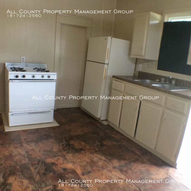 Building Photo - Charming home in South Hemphill Heights