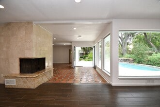 Building Photo - 5015 Grape St