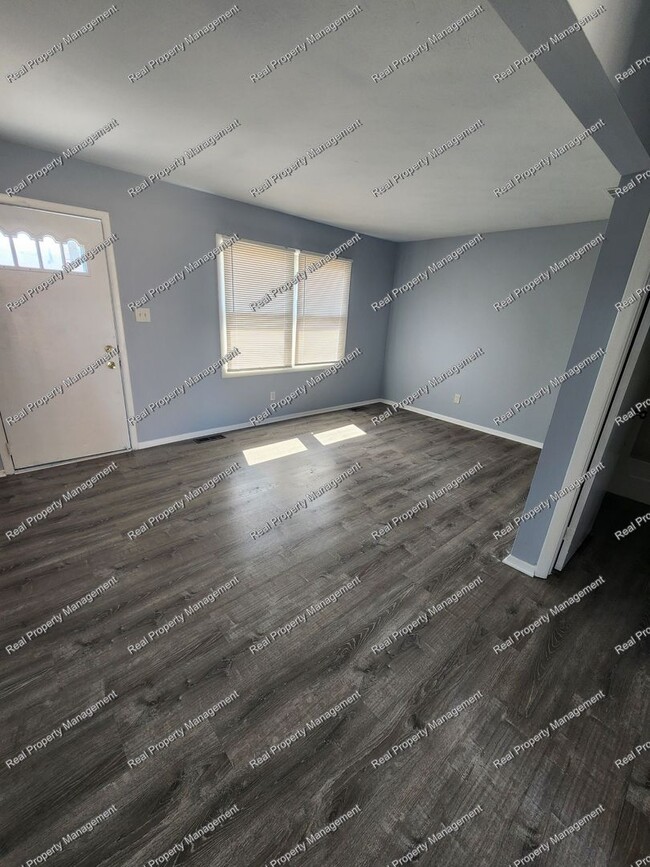 Building Photo - Two Bedroom Crown Point Apartment