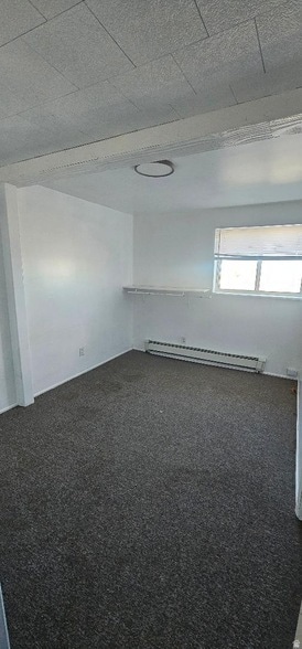 Building Photo - 165 W 250 N