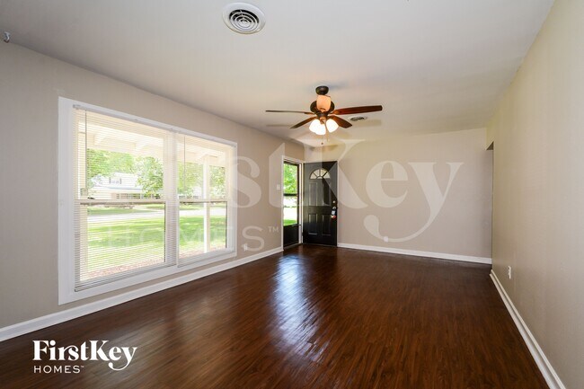 Foto del edificio - 12465 Larkwood Dr