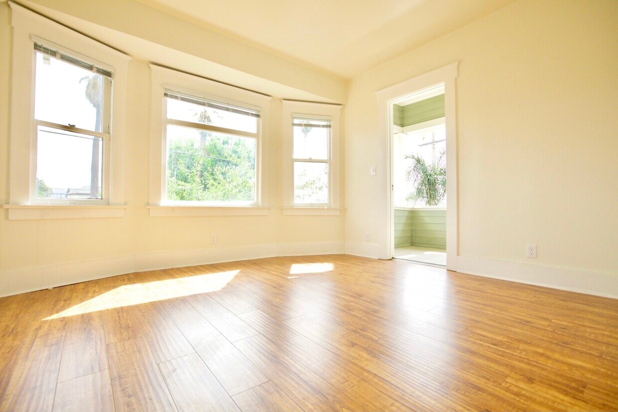 Bedroom 1 - 2908 Pasadena Ave