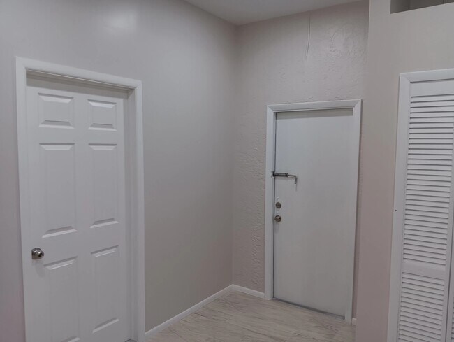 Entrada principal - 7195 Reymoor Dr