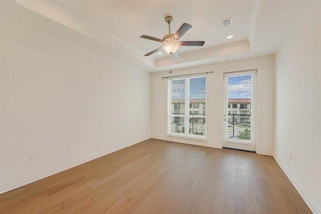 Building Photo - 102 Bella Toscana Ave
