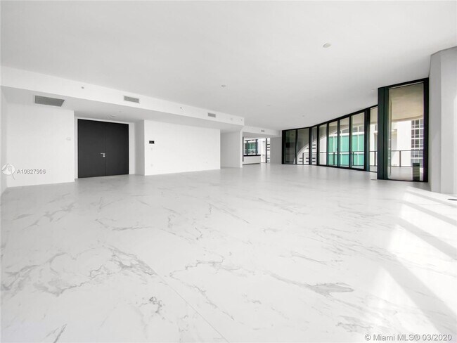 Foto del edificio - 1000 Biscayne Blvd