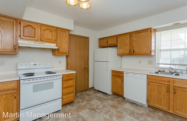 Foto del edificio - 1125-1137 Hilltop Ln