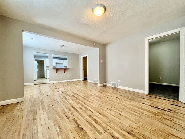 Building Photo - Two Bedroom Home in Muskegon Heights