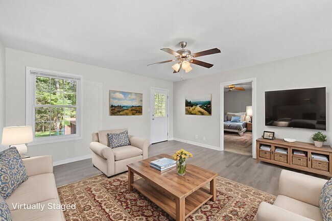 Foto del edificio - Cozy Charm Meets Modern Touches in Oak Grove