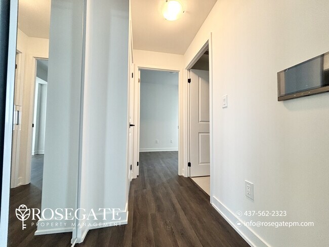 Photo du bâtiment - Modern 1-Bedroom Condo with Balcony, Parking & Locker – Burlington