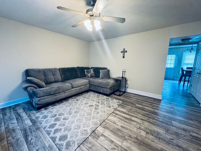 Building Photo - Sterling Park Townhome