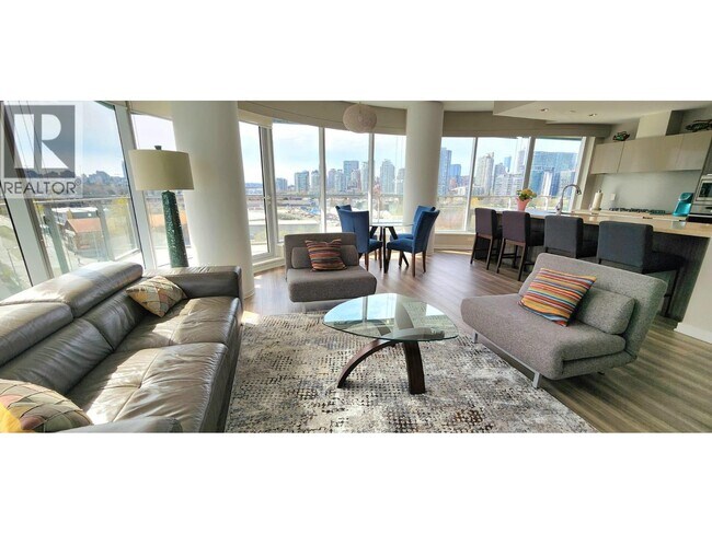 Photo du bâtiment - 181 W 1st Ave