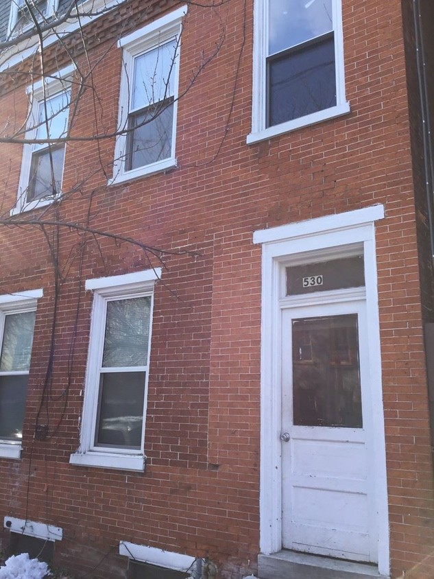 Primary Photo - 528-530 W King St
