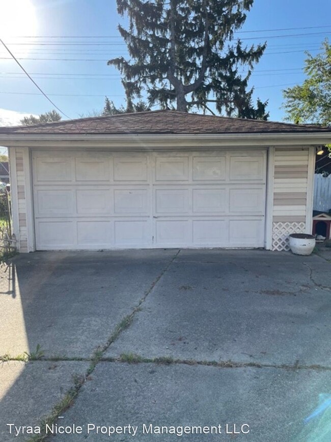 Building Photo - 3 br, 1.5 bath House - 12070 Corbette