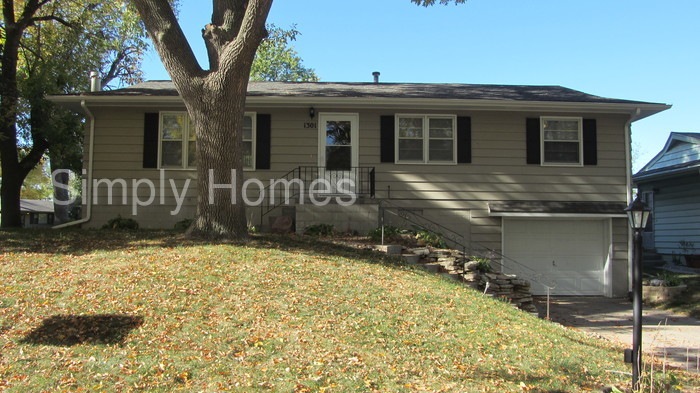 Primary Photo - 1301 Wilshire Dr