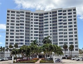 Building Photo - 3505 S Ocean Dr