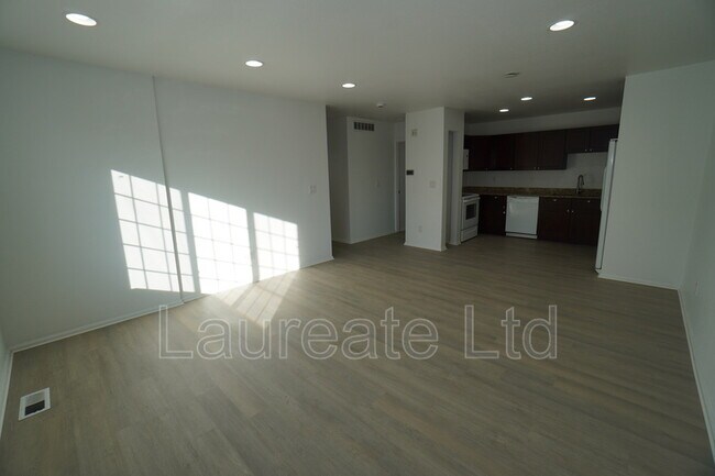 Foto del edificio - 2997 W Yale Ave
