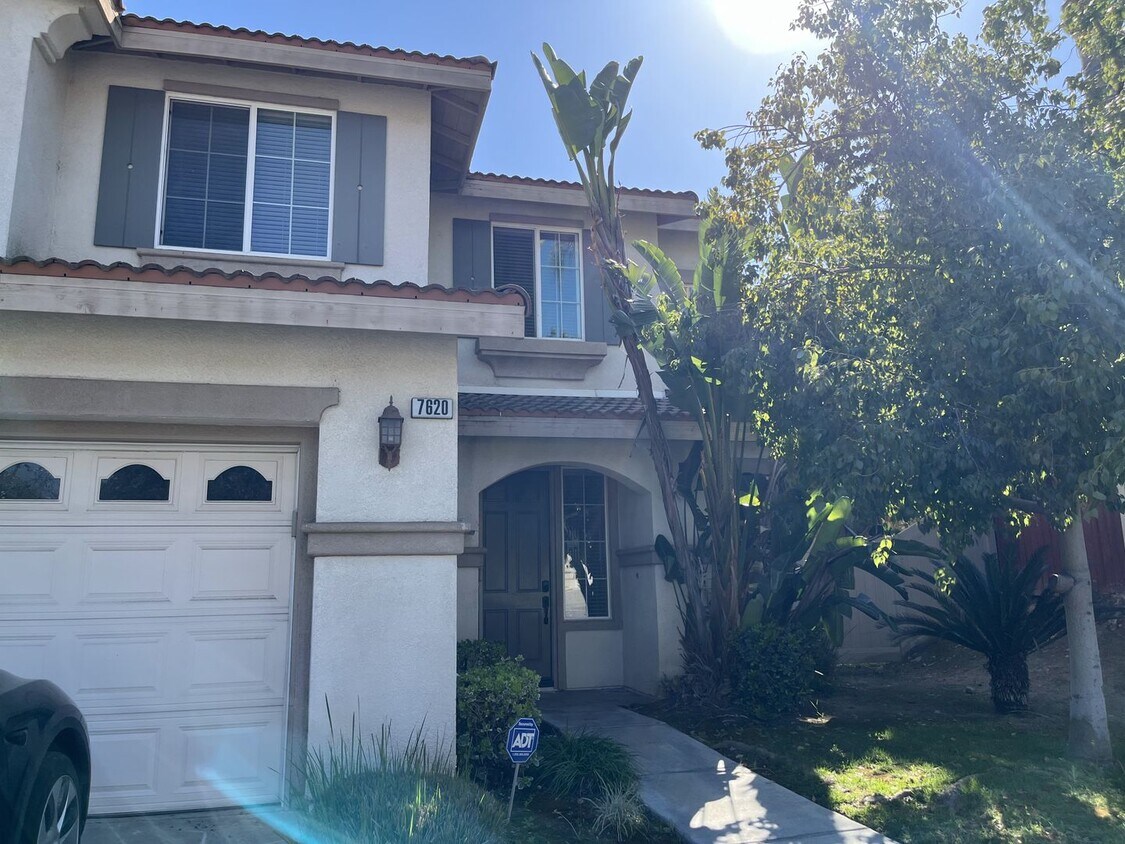 Primary Photo - Beautiful 4 bedroom home in East Highlands...