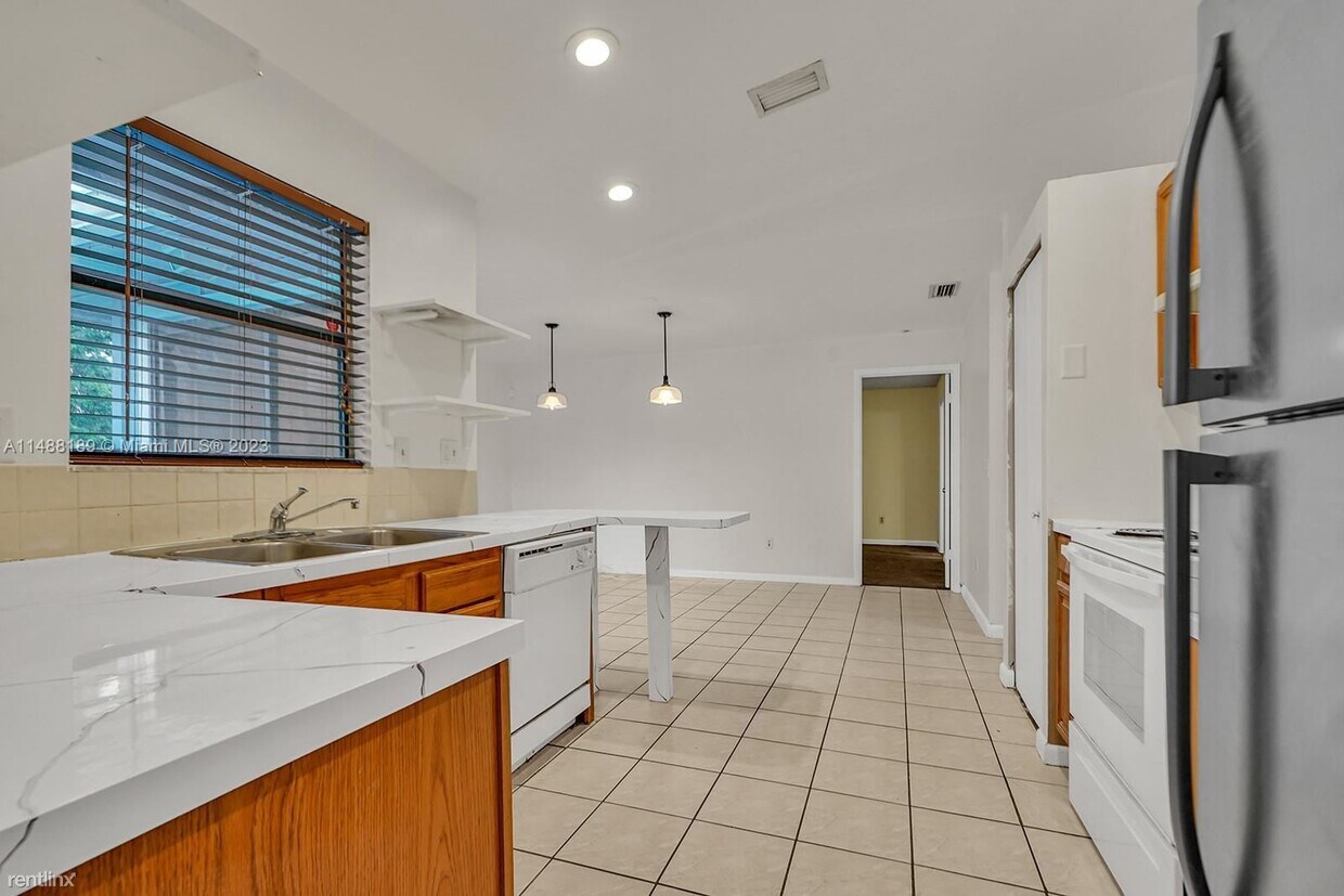 Primary Photo - 3 br, 2 bath House - 318 La Mancha Ave