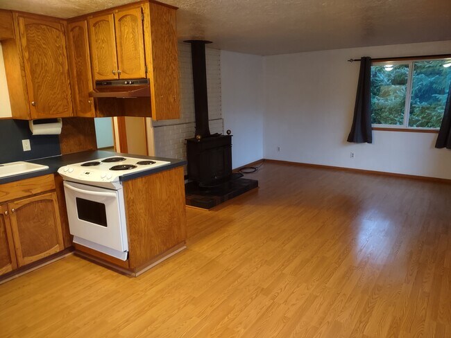 Building Photo - 30707 N Pl