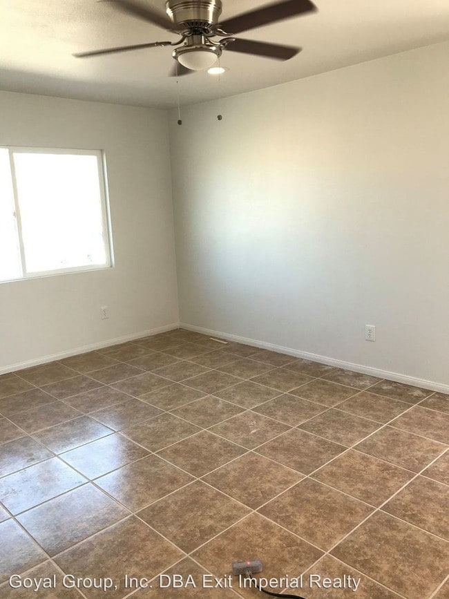 Building Photo - 2 br, 1 bath House - 145 W. California St.