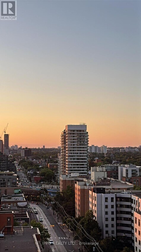Primary Photo - 270-1270 Dufferin St