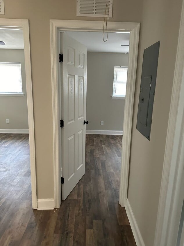 Photo - 1537 N Avalon Cir