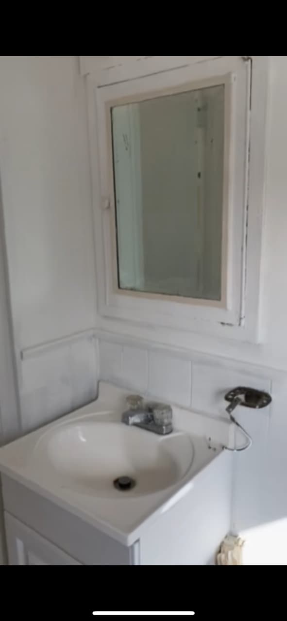 Building Photo - 14 7th St