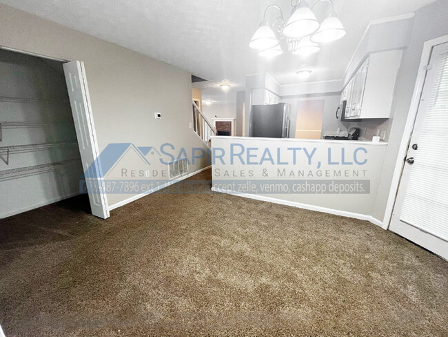 Building Photo - 4904 Fenbrook Ct