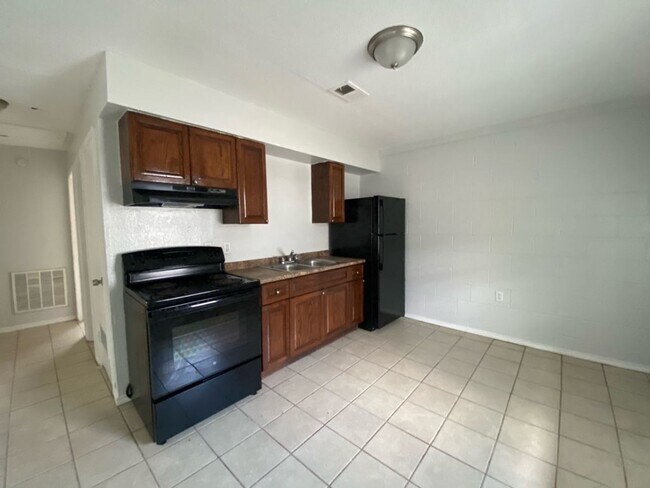 Foto del edificio - 903 W 1st St