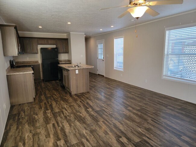 Foto del edificio - 999 Fortino Blvd