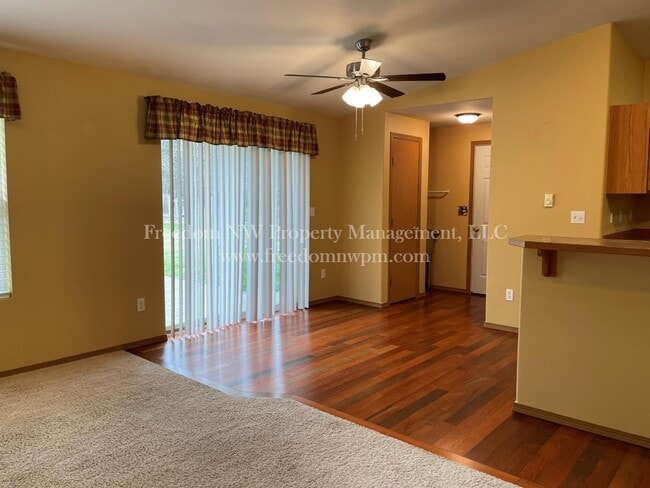Building Photo - 117 Timberline Ln