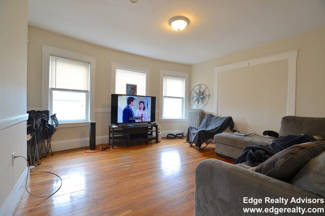 Photo - 40 Union St Apartment