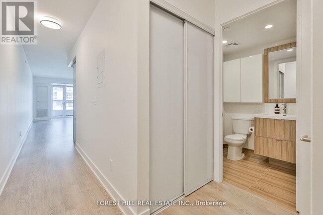 Building Photo - 38 Cameron St