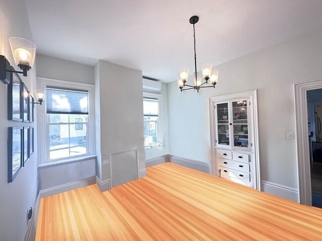 Building Photo - 83 Thorndike St