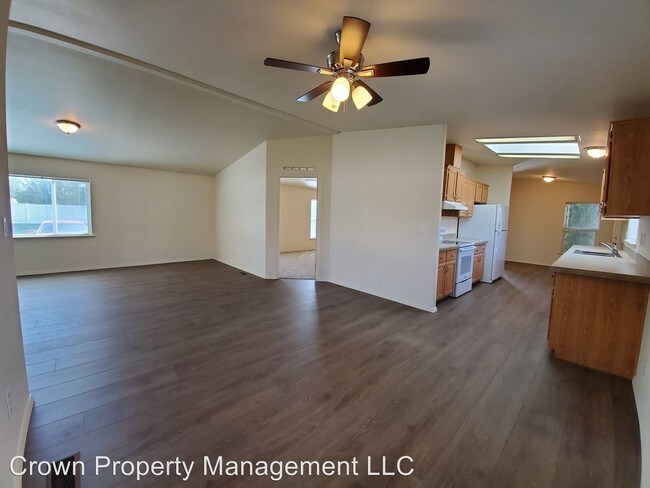 Building Photo - 3 br, 2 bath House - 1492 Larkspur Dr.
