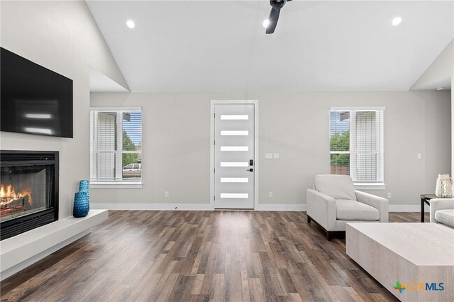 Foto del edificio - 2204 Magnolia Dr