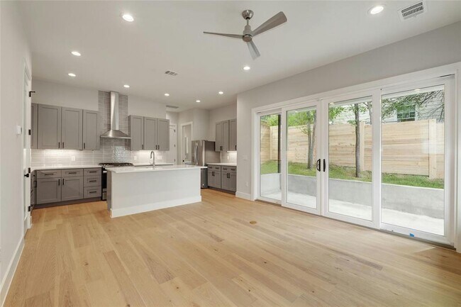 Foto del edificio - 3800 E 12th St