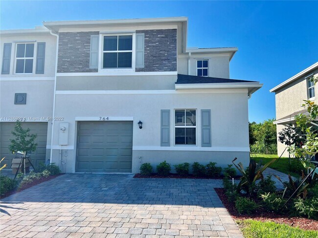 764 SE 19th St photo'