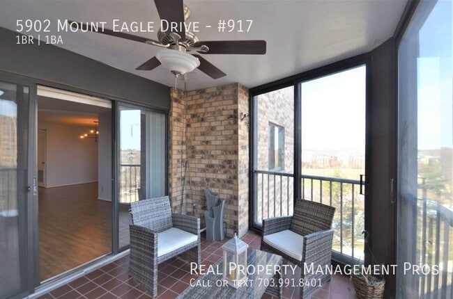Foto del edificio - 5902 Mt Eagle Dr