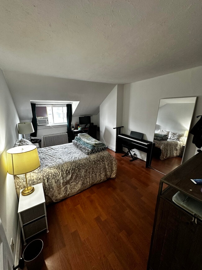 Building Photo - 453 Beacon St