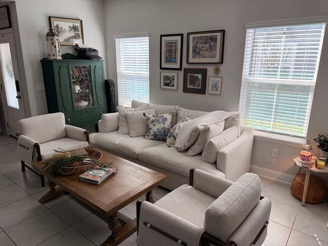 Building Photo - 13984 Sterely Ct N