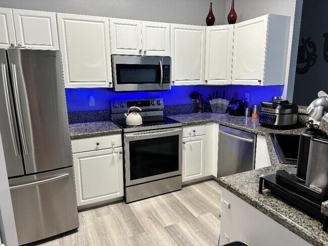 Building Photo - 4706 SW 160th Ave