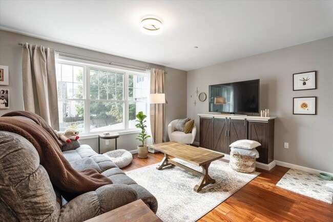 Building Photo - 38 Perham St