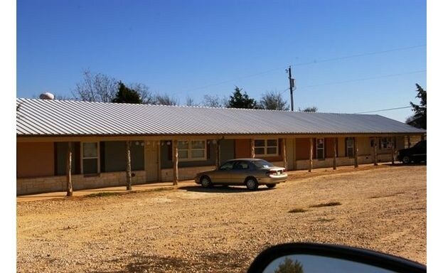 Building Photo - 2713 E FM 4