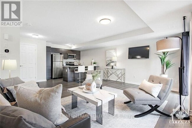 Building Photo - 298 Zenith Private