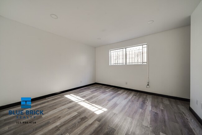 Foto del edificio - 8204 Langdon Ave