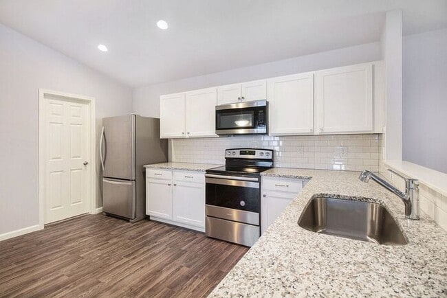 Building Photo - 577 Cygnet Lake Dr