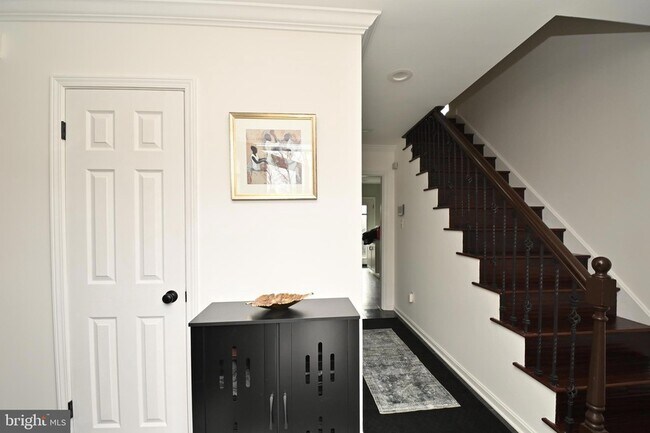 Foto del edificio - 6431 Forest Rd